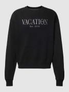 On Vacation Sweatshirt mit Label-Stitching Modell 'Classic' in Black, ...