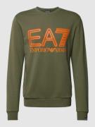 EA7 Emporio Armani Sweatshirt mit Label-Print in Oliv, Größe S