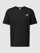 ADIDAS SPORTSWEAR T-Shirt mit Label-Stitching in Black, Größe M