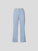 BAUM & PFERDGARTEN Straight Fit Jeans mit  Brand-Detail in Hellblau, G...