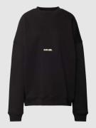 Karo Kauer Oversized Sweatshirt mit Label-Stitching Modell 'Sold Out' ...