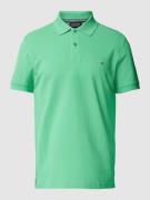 Christian Berg Men Slim Fit Poloshirt im unifarbenen Design in Apfel, ...