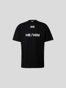 VTMNTS T-Shirt mit Motiv- und Statement-Print in Black, Größe L