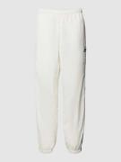 Lacoste Regular Fit Sweatpants mit Logo-Badge in Offwhite, Größe XXL