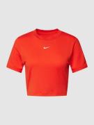 Nike T-Shirt mit Label-Print in Rot, Größe M