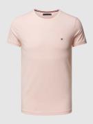 Tommy Hilfiger Slim Fit T-Shirt mit Logo-Stitching in Pink, Größe XXL