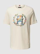 Tommy Hilfiger Regular Fit T-Shirt mit Label-Stitching in Beige, Größe...