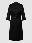 Windsor Knielanges Kleid mit Stoffgürtel in Black, Größe 36