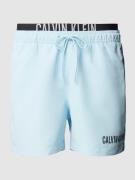 Calvin Klein Underwear Badehose mit elastischem Label-Bund in Hellblau...