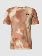 CK Calvin Klein T-Shirt mit Allover-Camouflage-Muster in Terra, Größe ...