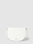 CK Calvin Klein Saddle Bag mit Label-Detail in Weiss, Größe One Size