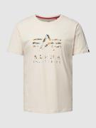 Alpha Industries T-Shirt mit Label-Print Modell 'Camo' in Offwhite, Gr...