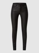 Vero Moda Slim Fit Jeans mit Beschichtung in Black, Größe XS/32