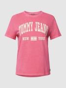 Tommy Jeans T-Shirt mit Label-Print in Pink, Größe M