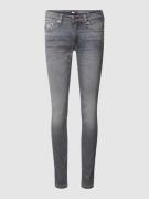Tommy Jeans Jeans mit Reißverschluss mit Label-Patch und Denim-Look in...