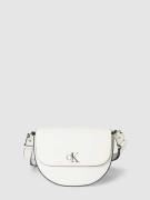 Calvin Klein Jeans Saddle Bag mit Label-Applikation Modell 'MINIMAL MO...