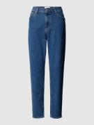 Calvin Klein Jeans Mom-Fit Jeans mit Label-Detail in Jeansblau, Größe ...