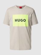 HUGO T-Shirt mit Label-Print Modell 'DULIVE' in Stein, Größe S