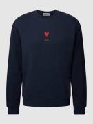 Armedangels Sweatshirt mit Motiv-Stitching Modell 'BAARO MELT HEAARTS'...