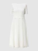 Vera Mont Cocktailkleid aus floraler Spitze und Chiffon in Offwhite, G...