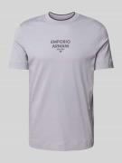 Emporio Armani T-Shirt mit Label-Print in Flieder, Größe S