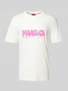 HUGO T-Shirt mit Label-Print Modell 'Dacation' in Offwhite, Größe S
