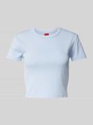 HUGO Cropped T-Shirt mit Label-Print in Hellblau, Größe S