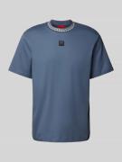 HUGO T-Shirt mit Motiv-Print Modell 'Deternal' in Rauchblau, Größe S
