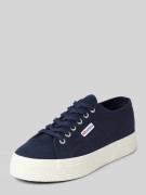 Superga Low Top Sneaker in unifarbenem Design mit Label-Detail in Mari...