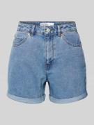 Vero Moda Loose Fit Jeansshort in unifarbenem Design Modell 'ZURI' in ...