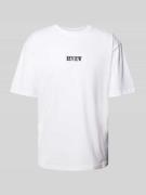 REVIEW T-Shirt mit Label-Stitching in Weiss, Größe XS