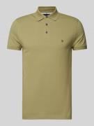 Tommy Hilfiger Slim Fit Poloshirt mit Label-Stitching in Oliv, Größe X...