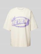 Review Oversized T-Shirt mit Label-Print in Ecru, Größe XXS