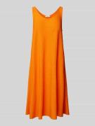 s.Oliver RED LABEL Knielanges Kleid mit Plisseefalten in Orange, Größe...