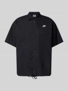 Nike Regular Fit Freizeithemd mit Logo-Stitching in Black, Größe L