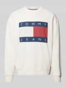 Tommy Jeans Relaxed Fit Sweatshirt mit Label-Print in Offwhite, Größe ...