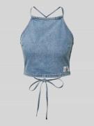 Calvin Klein Jeans Crop Top mit Label-Patch in Jeansblau, Größe L