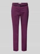 Christian Berg Woman Slim Fit Hose mit Gürtel in Aubergine, Größe 34