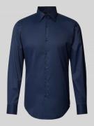 BOSS Slim Fit Business-Hemd mit Kentkragen Modell 'Hank' in Marine, Gr...