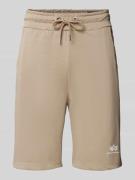 Alpha Industries Regular Fit Sweatshorts mit Label-Print in Beige, Grö...