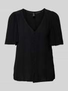 Vero Moda Comfort Fit Bluse mit Stoffknöpfen 'KANVA' in Black, Größe 4...