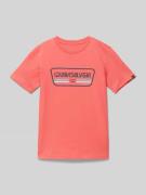 Quiksilver T-Shirt mit Rundhalsausschnitt Modell 'RANGE LIFE' in Koral...