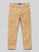 Tommy Hilfiger Teens Chino mit französischen Eingrifftaschen in Camel,...