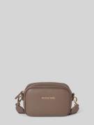 VALENTINO BAGS Crossbody Bag mit Label-Detail Modell 'NEVER' in Taupe,...