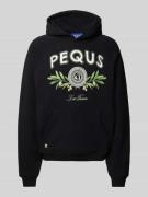 PEQUS Hoodie mit Label-Motiv-Print Modell 'Olive Coin Relic' in Black,...