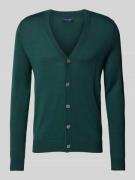 Christian Berg Men Slim Fit Cardigan aus Woll-Mix mit V-Ausschnitt in ...