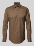 BOSS Slim Fit Business-Hemd mit Kentkragen Modell 'Hank' in Taupe, Grö...