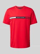 Tommy Hilfiger Regular Fit T-Shirt mit Label-Stitching in Rot, Größe L