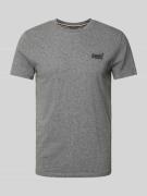 Superdry T-Shirt mit Label-Stitching in Mittelgrau Melange, Größe L