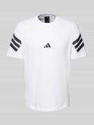 ADIDAS SPORTSWEAR T-Shirt mit geripptem Rundhalsausschnitt in Weiss, G...